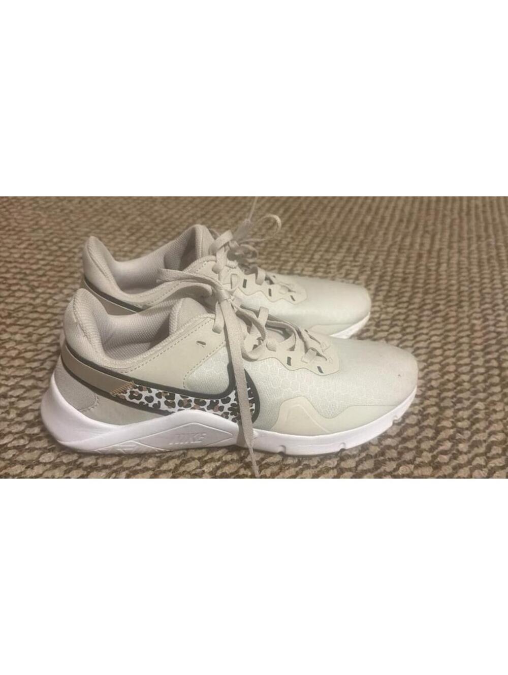 Nike Legend Essential 2 Womens 9 Running Shoe Light Bone Leopard